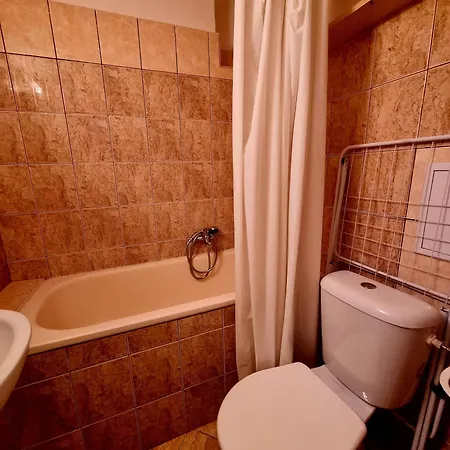 Apartment Center Quiet Cozy *